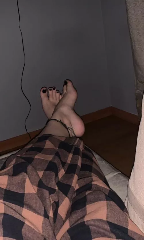 they r tired n a lil sweaty, need a clean to relax ๐
 dms/pms r welcome they r tired n a lil sweaty, need a clean to relax ๐
 dms/pms r welcome