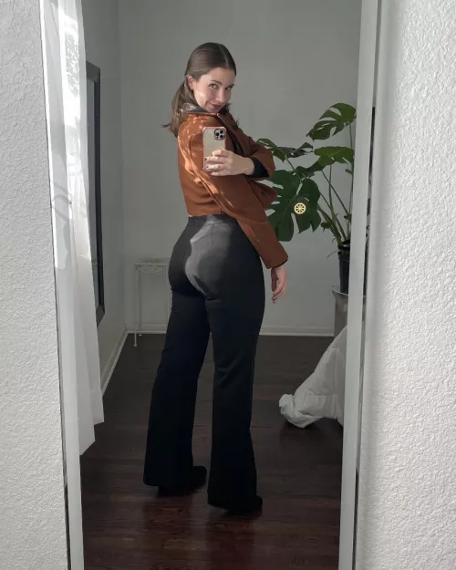 They say black is slimming.