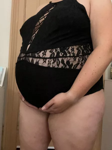 They say black is slimming ๐
 does this make my bump disappear?