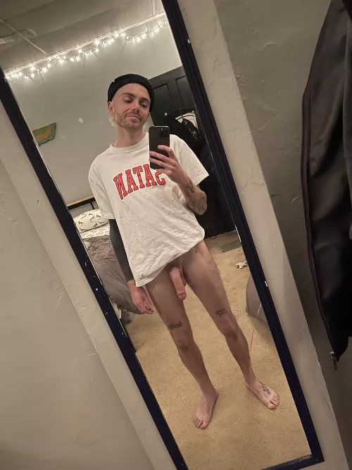 They spelled Santa wrong on my shirt