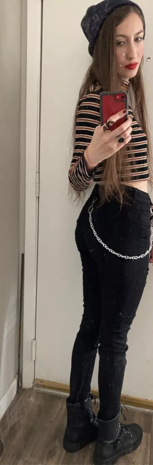 Theyโre whites and gothic