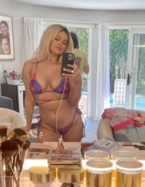 Thicc Selena Gomez 😍 Thicc Selena Gomez 😍