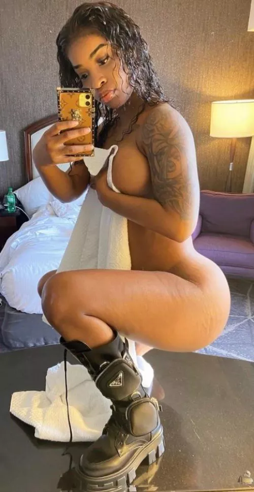 Thicc š ..side view