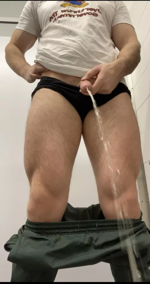 Thicc thighs and hot piss