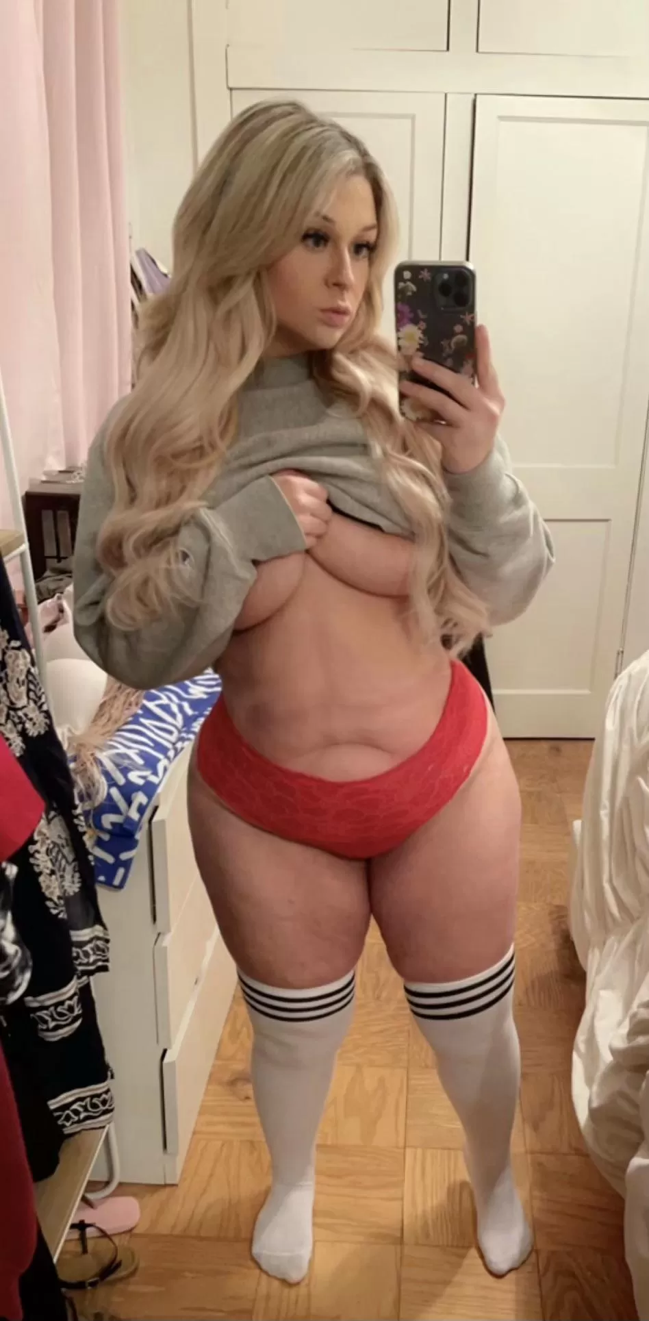 Thick enough to cum in? 😈