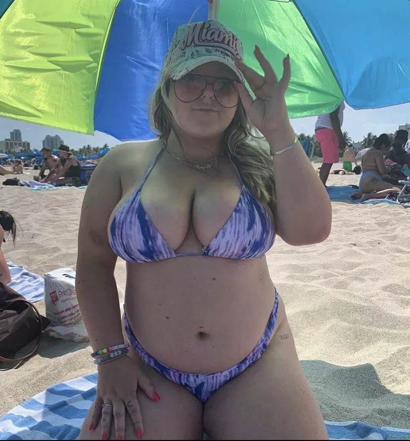 Thick girl Thick girl