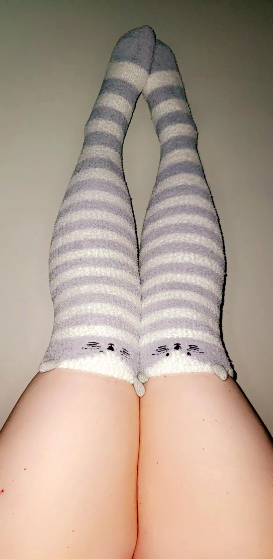 Thick kitty in some kitty socks?????
