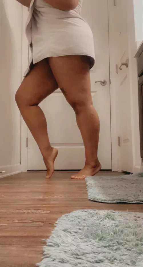 Thick legs can handle a lot of pressure.