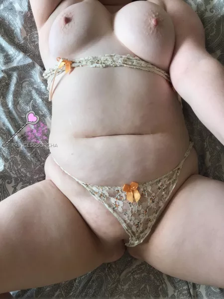 Thick ānā juicy š