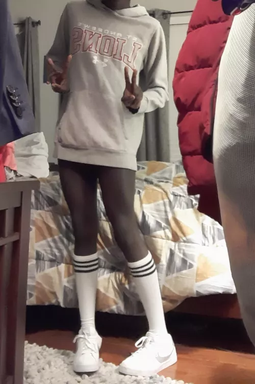 Thick or skinny legs? You choose America! Thick or skinny legs? You choose America!