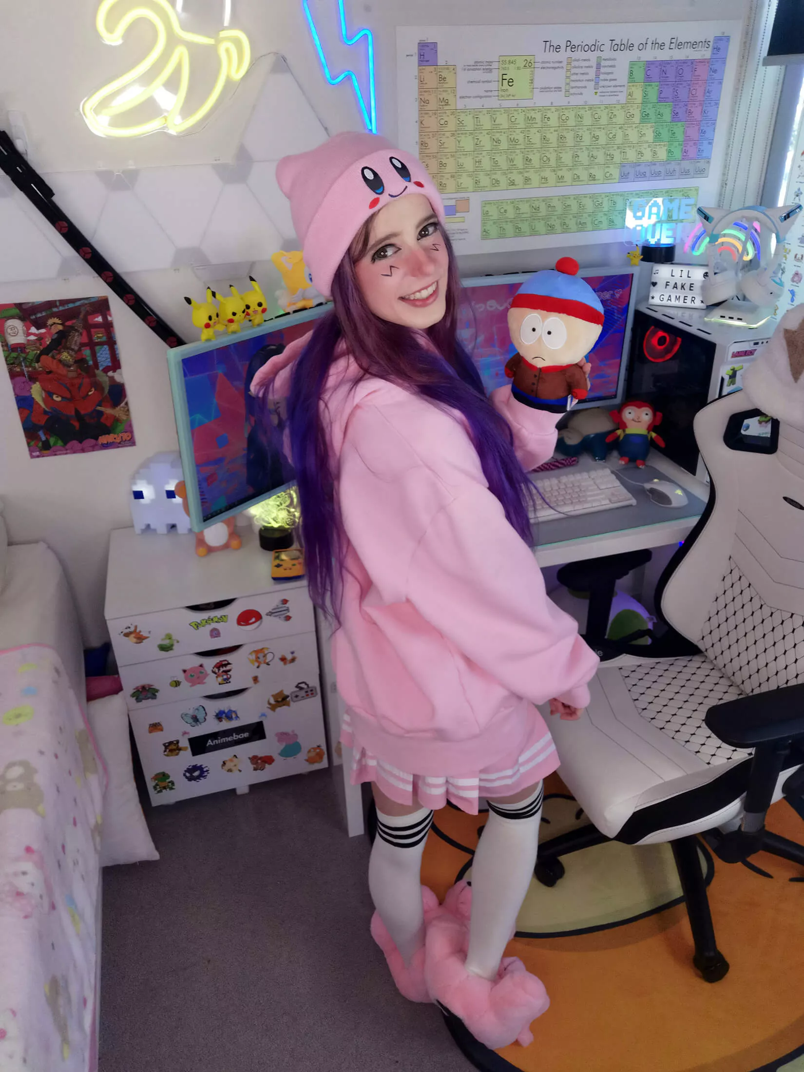 thigh highs are the best part of the outfit ???