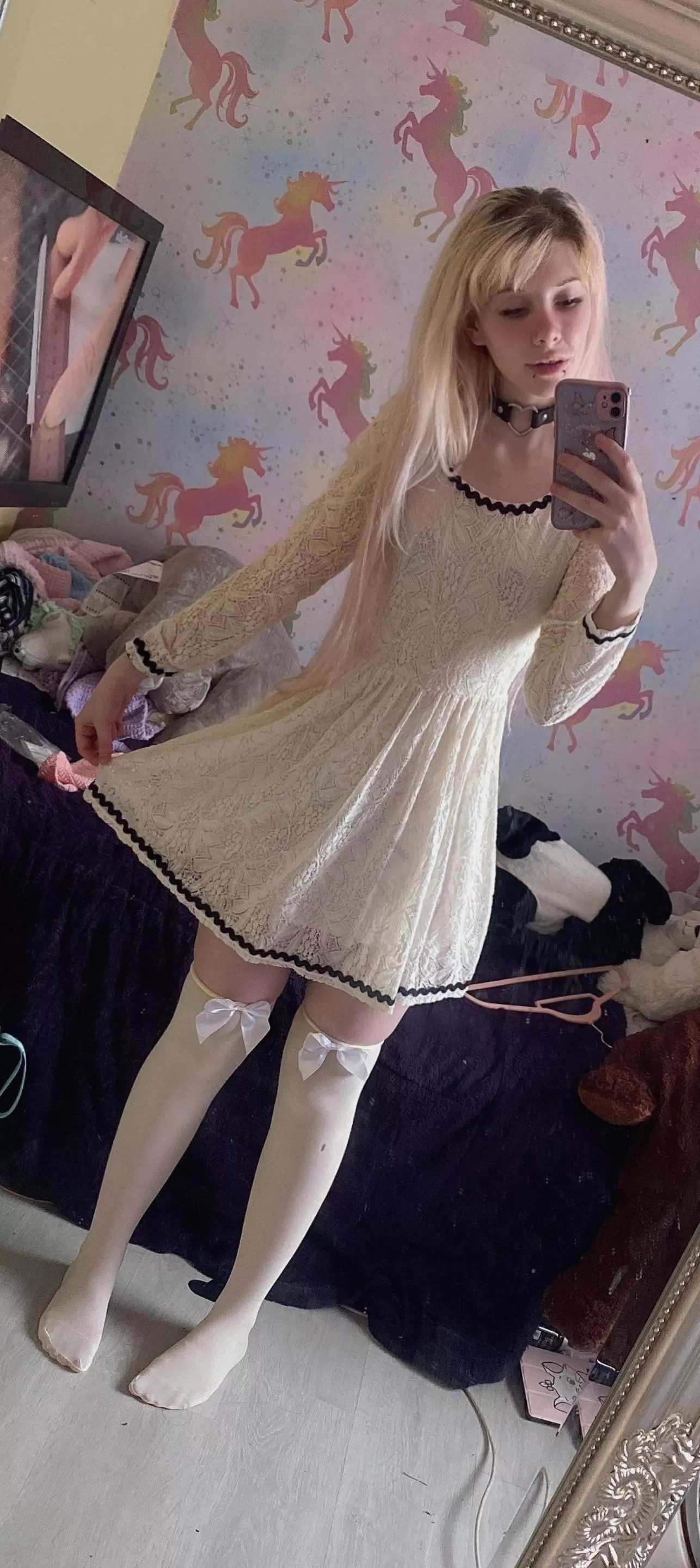 Thigh socks with bows ?