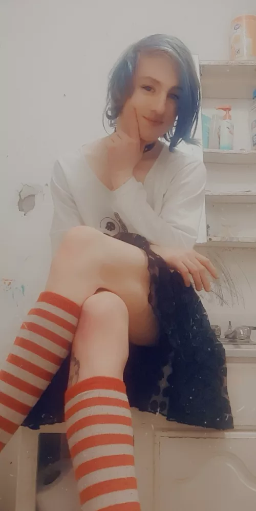 Thinking about headpats Thinking about headpats