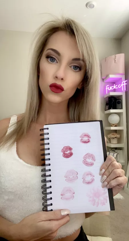 Thinking about leaving red lip prints all over you…💋 Thinking about leaving red lip prints all over you…💋