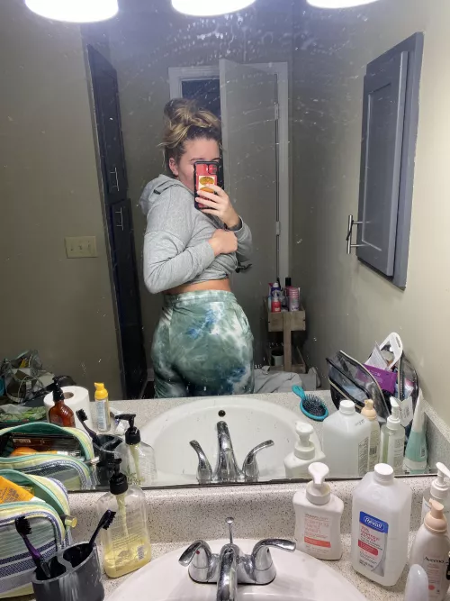 This ass needs a pounding daddy 🥺 This ass needs a pounding daddy 🥺
