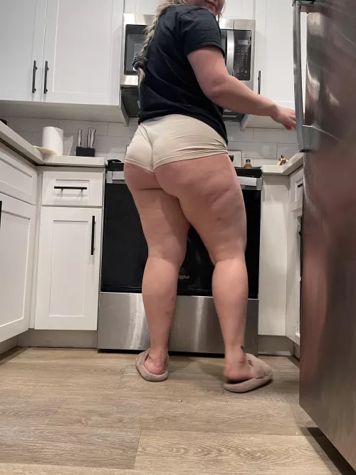 This ass needs to be workeddd😋😅