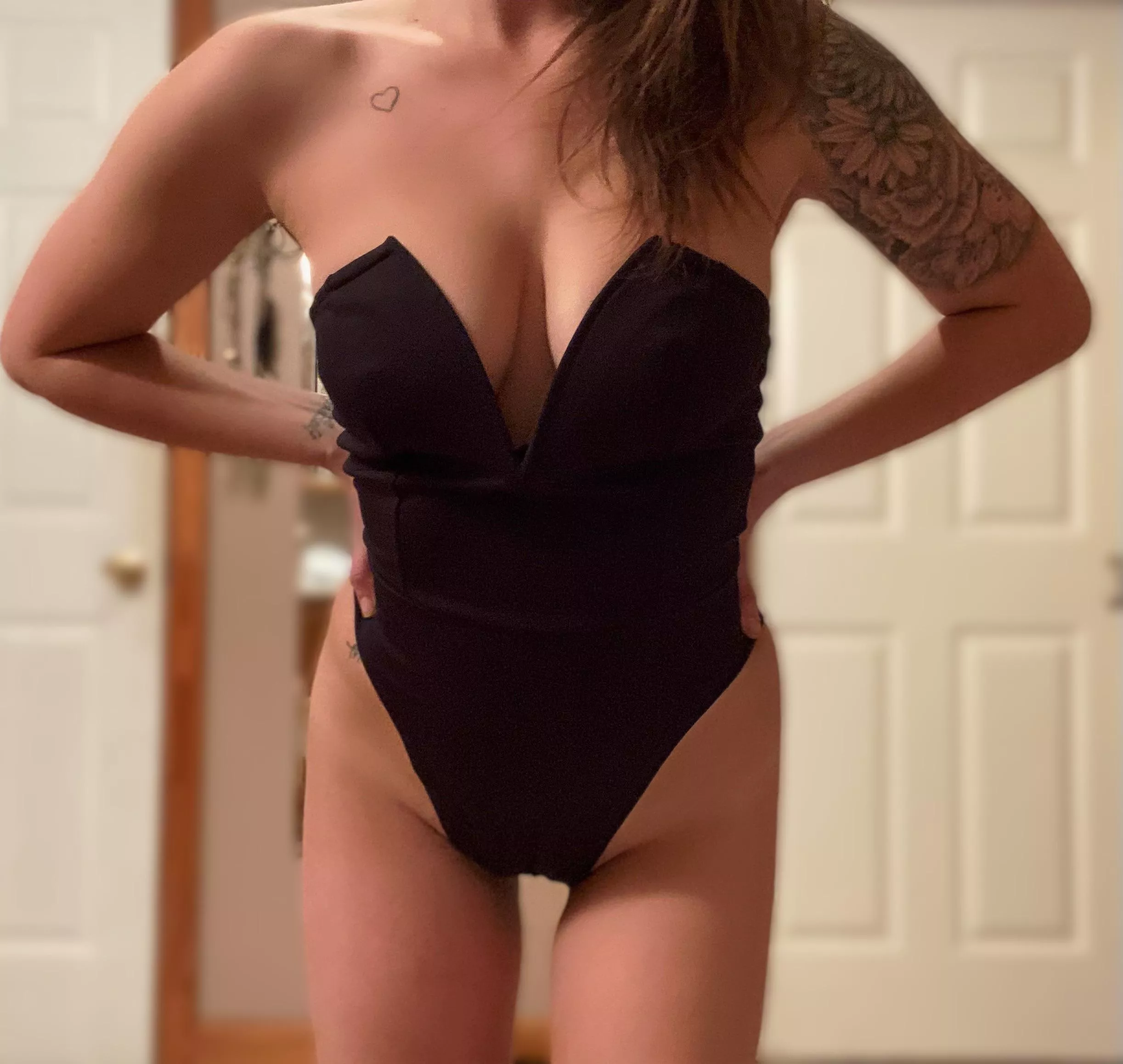 This bodysuit makes me feel sexy af 🥵my OF is free but I love getting tips for my sexy content 💋 find me fans xoxo This bodysuit makes me feel sexy af 🥵my OF is free but I love getting tips for my sexy content 💋 find me fans xoxo