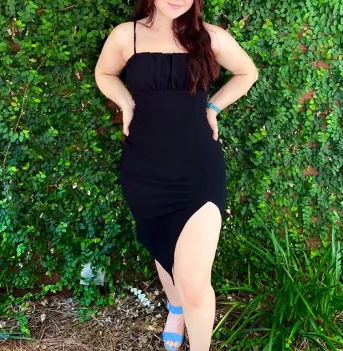 This dress makes me feel so sexy… what do you think?