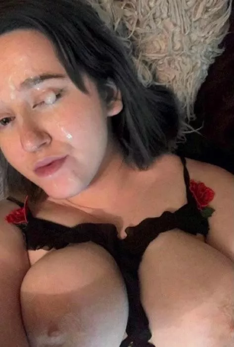 this girl seriously does 🤤