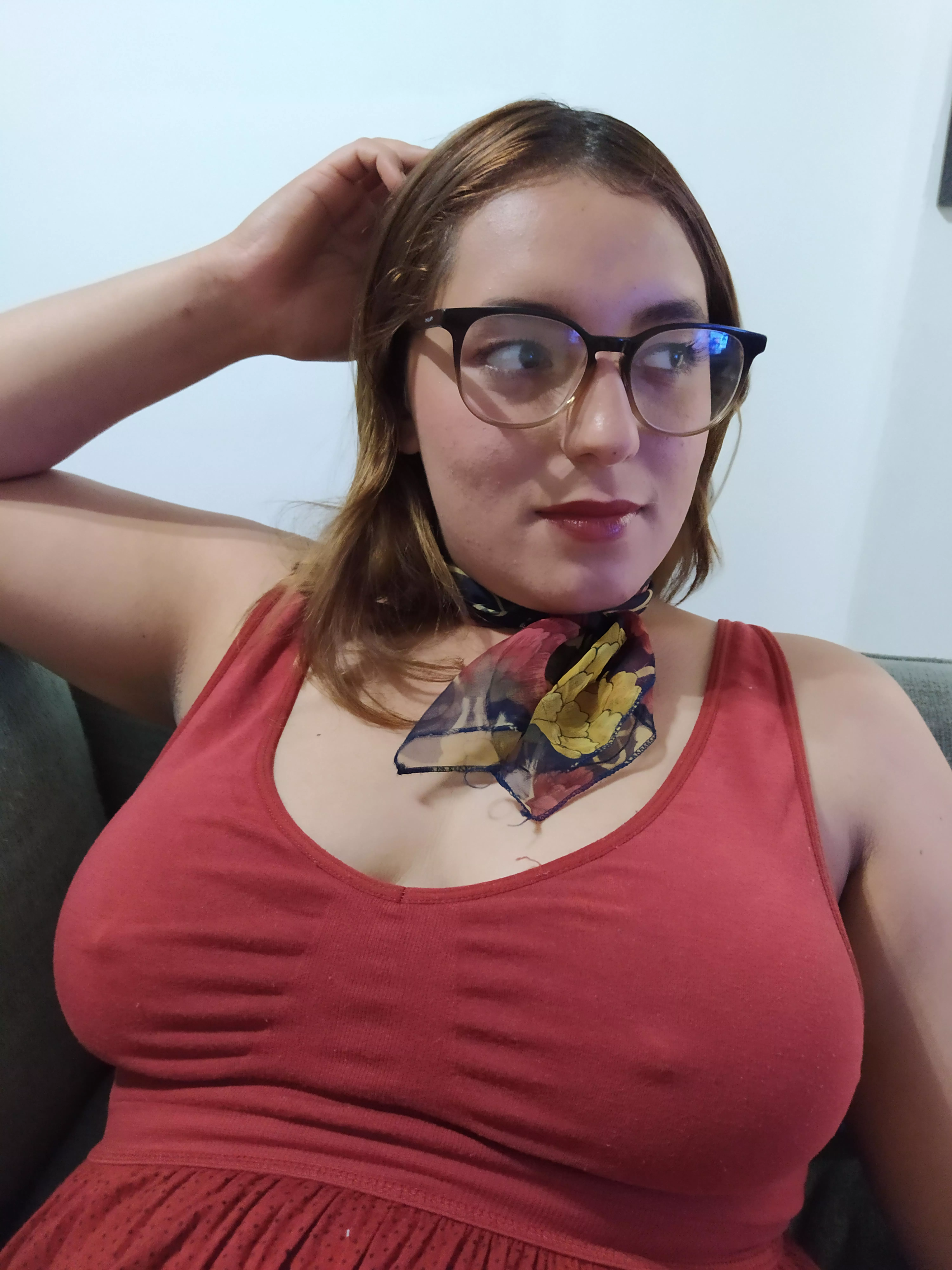 This has been my favorite outfit to be braless, I love how it shows through the clothes. What do you think guys?? ^^