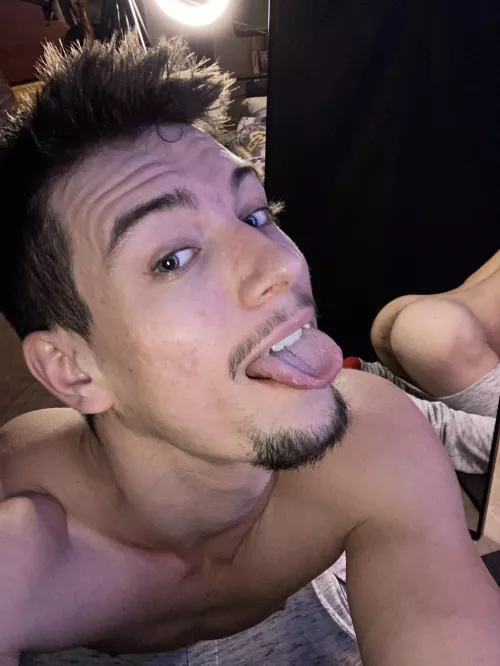 This hole needs some attention 😈👅