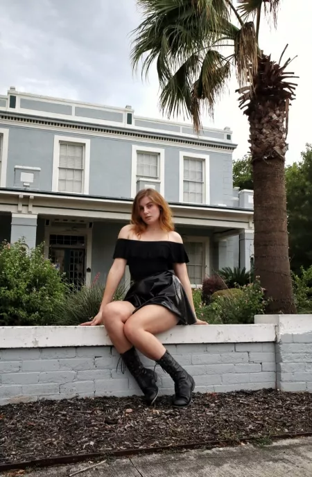 This is definitely my favourite photo of this outfit! I feel like Lana del Rey This is definitely my favourite photo of this outfit! I feel like Lana del Rey