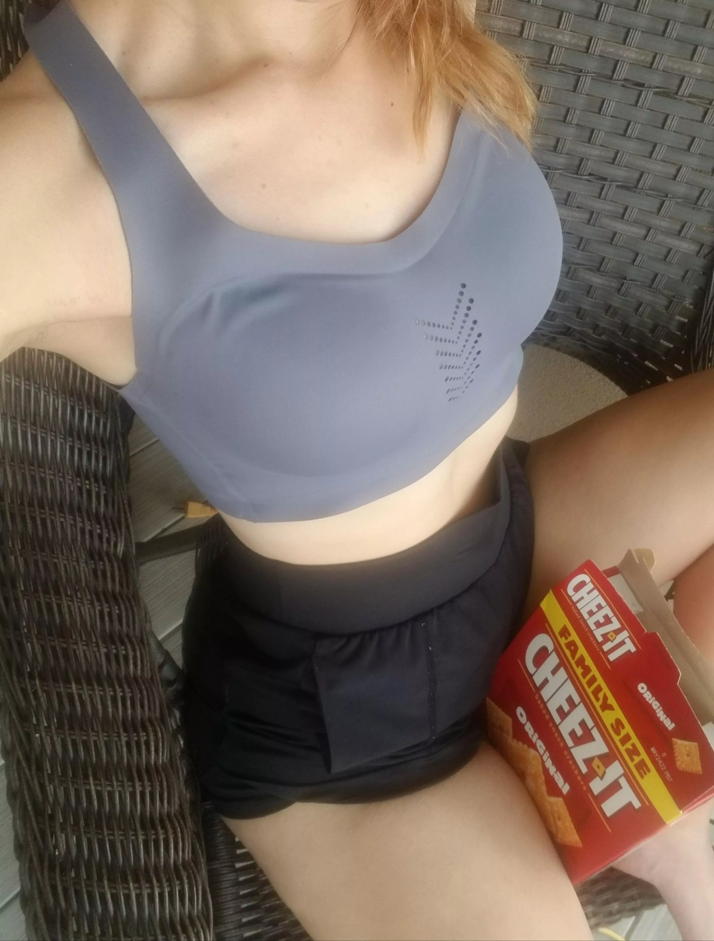 This is how I party (f) This is how I party (f)