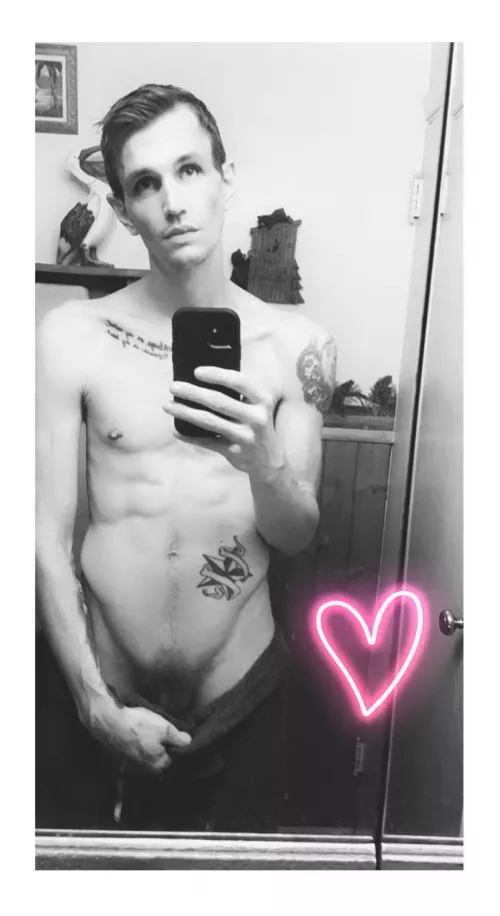 This is my best friend Taylor. I'm teaching him how to use this app. In the meantime if you want his information I will gladly give it to you. He does facetime calls too. And I habe 84758943x more photos. Holla π