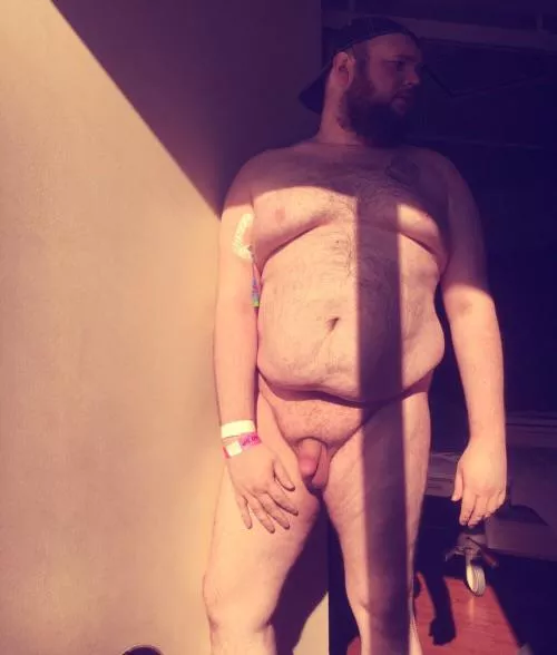 This is my favorite photo of my body. i’d love to see what y’all can do with it.