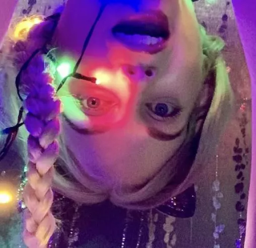 This kitty got tangled in the lights!