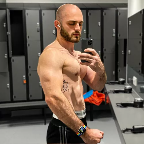 This might be the best photo I’ve ever taken of myself, just wanted to share it 😄 This might be the best photo I’ve ever taken of myself, just wanted to share it 😄