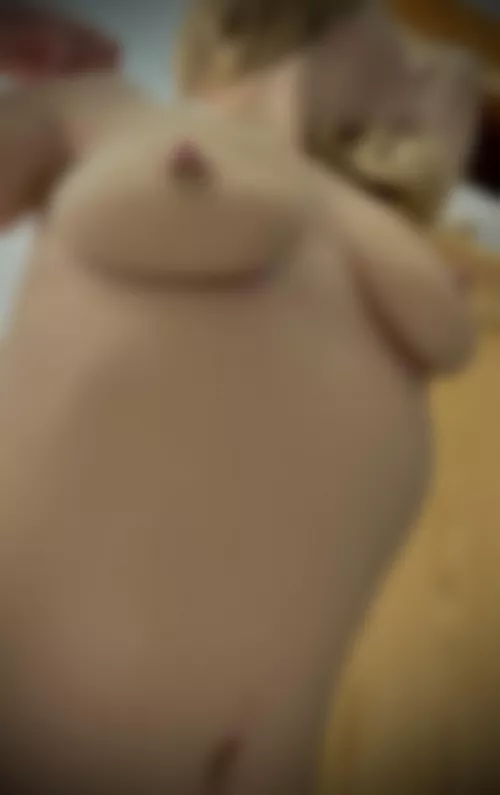 This milf loves a good tease 🤤 😘