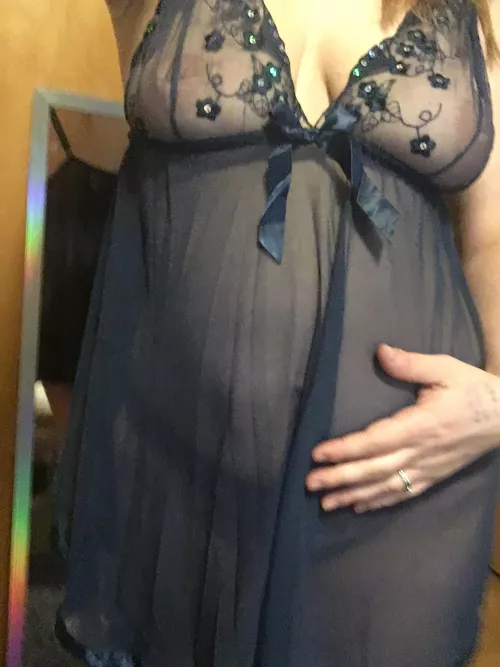 This momma is HORNY