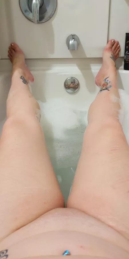 This one probably needs a closer reflection inspection...(34/f) This one probably needs a closer reflection inspection...(34/f)