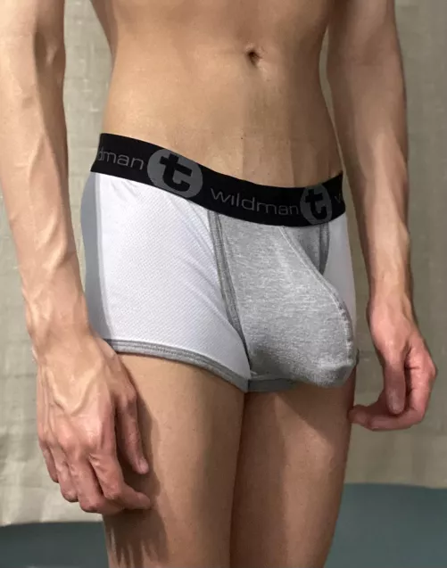 This pair has a βbig boyβ pouch