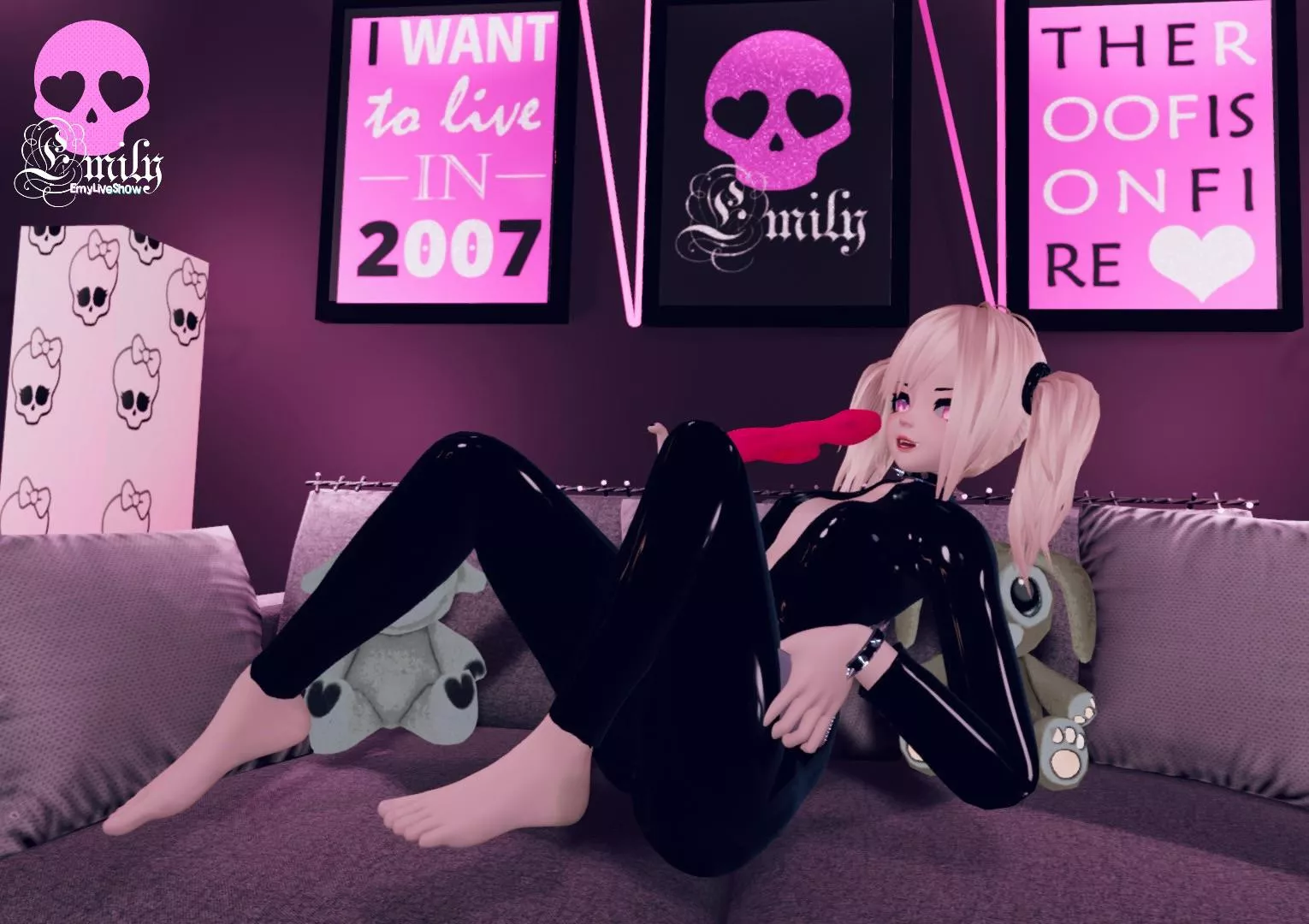 This photo is titled “a second before”😈 Come on in, I'm online!🖤 https://chaturbate.com/emyliveshow