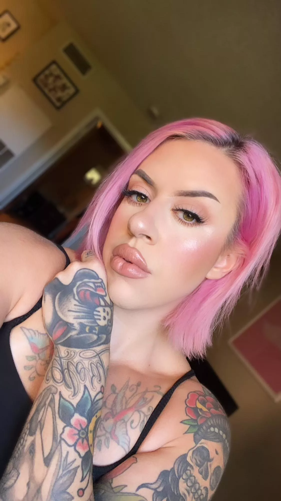 This pic seems SFW but Iām actually fucking you with my eyes This pic seems SFW but Iām actually fucking you with my eyes