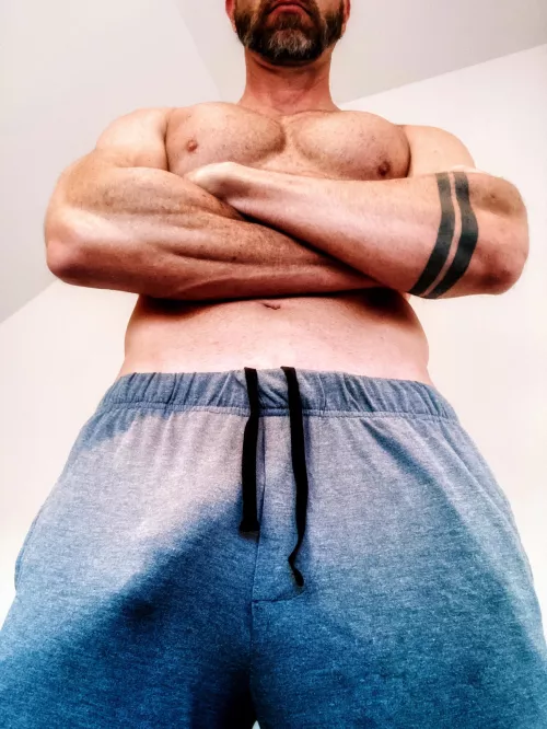 This picture is all about my bulg…ing forearms.