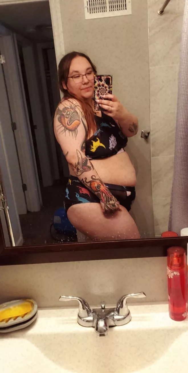 This picture is very tame compared to my other content ??