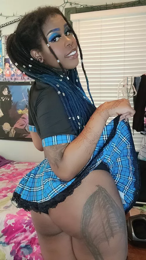 This school girl needs a tutor 💙💙