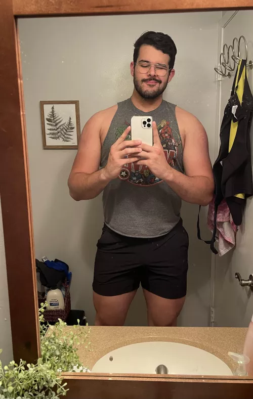 This shirt is slowly but surely becoming a crop top over time. 🤔 This shirt is slowly but surely becoming a crop top over time. 🤔