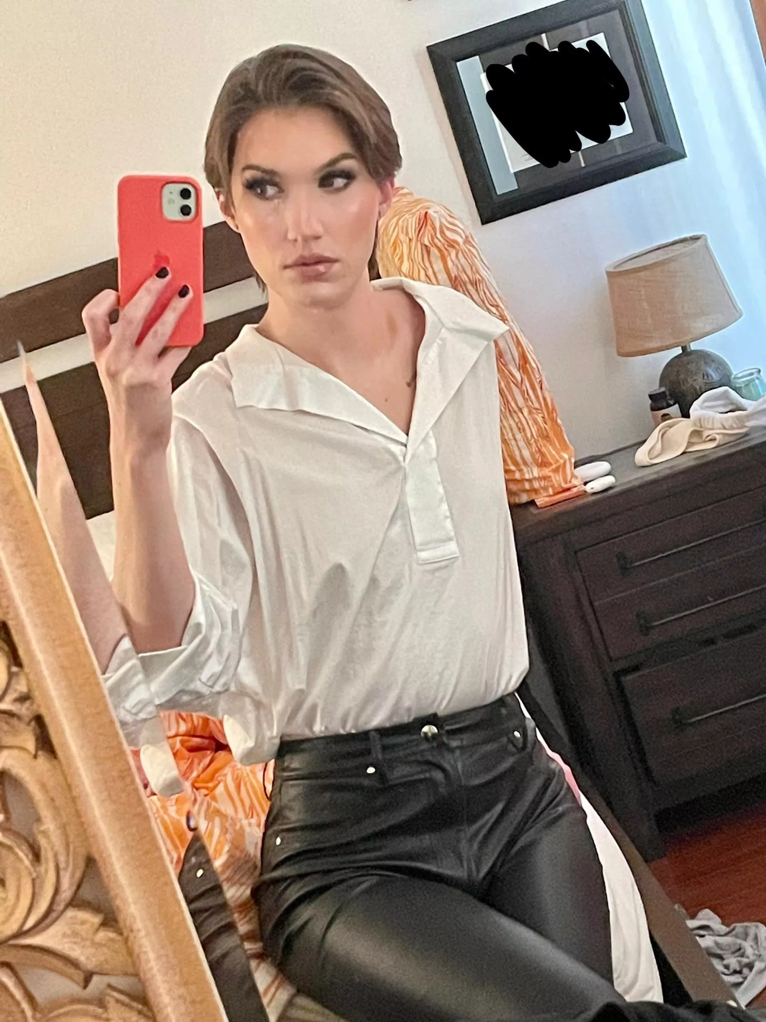 this shirt makes me feel like a pirate 🏴‍☠️
