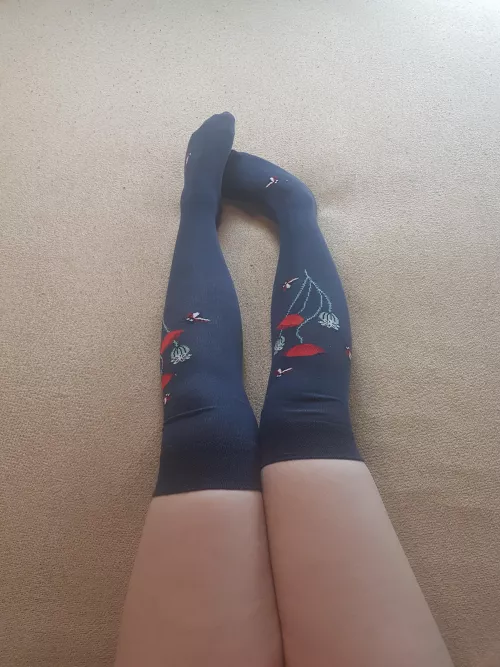 this sock i haven't showed you yet. had it with red panties on and felt really cute in it. ππ