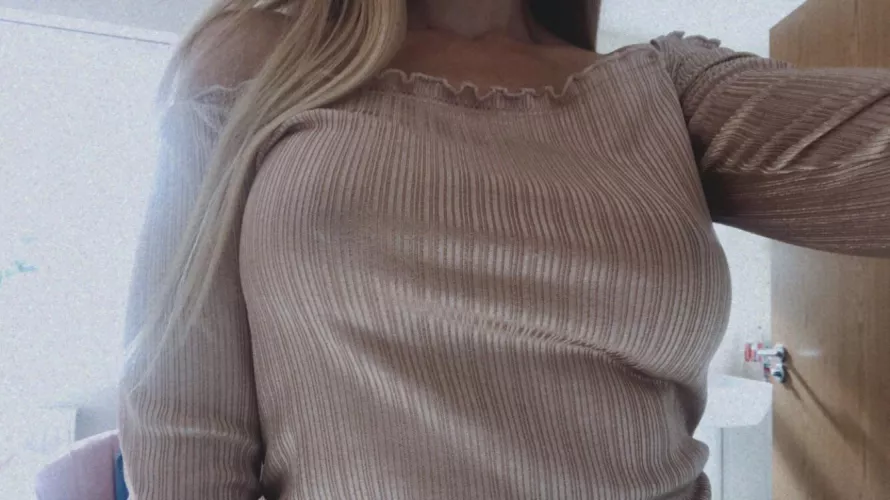 This top makes my nipples look darker than they really are π