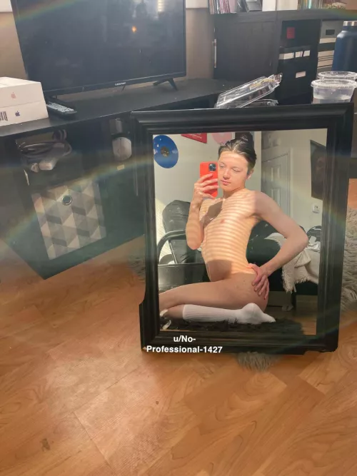 this twink is free π any takers?