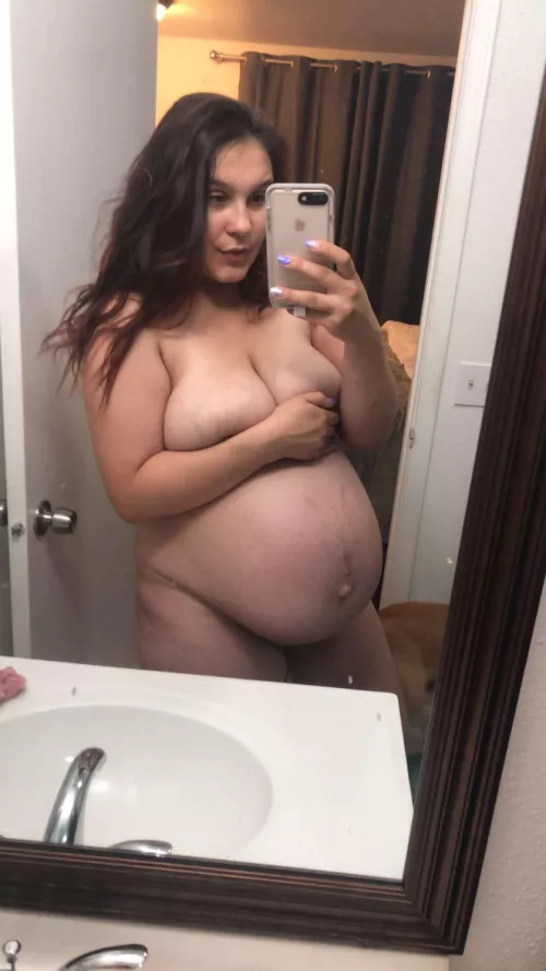 This was me pregnant with number 3, I’m on 4 and 17 weeks. How big do you think I’ll get with this baby? This was me pregnant with number 3, I’m on 4 and 17 weeks. How big do you think I’ll get with this baby?