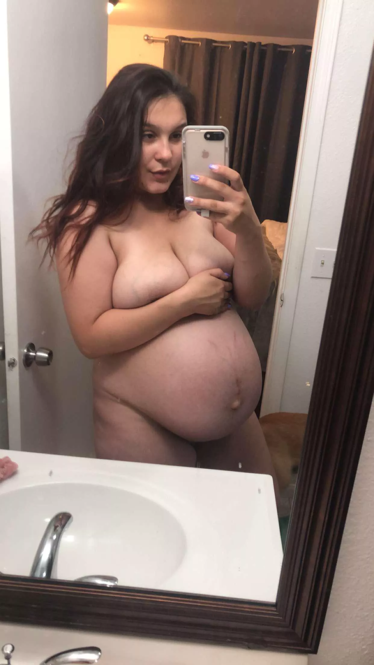 This was me pregnant with number 3, I’m on 4 and 17 weeks. How big do you think I’ll get with this baby?