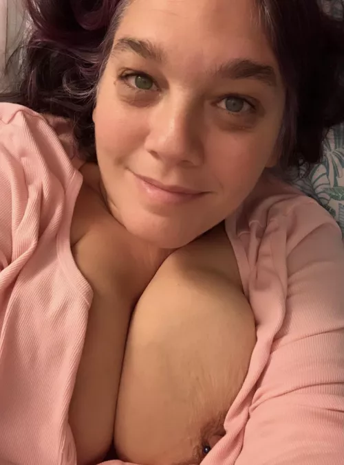 This whole waking up thing is for the birds π΄. Have a fantastic Thursday π!! This whole waking up thing is for the birds π΄. Have a fantastic Thursday π!!