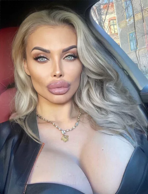 This would be Alettaβs perfect final bimbo form