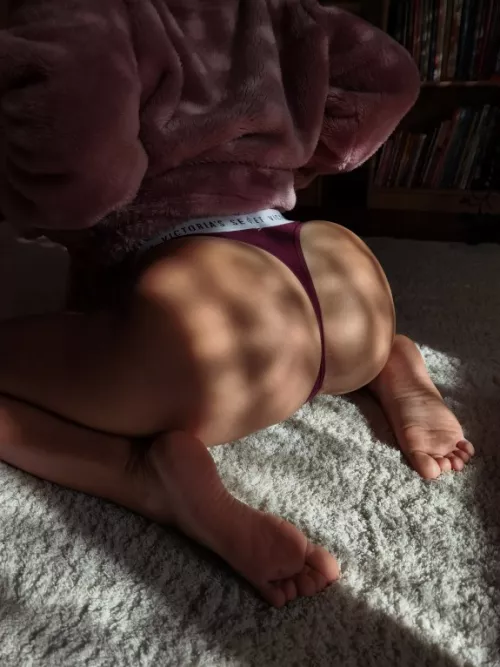 Thong stays on while fucking😏 Thong stays on while fucking😏